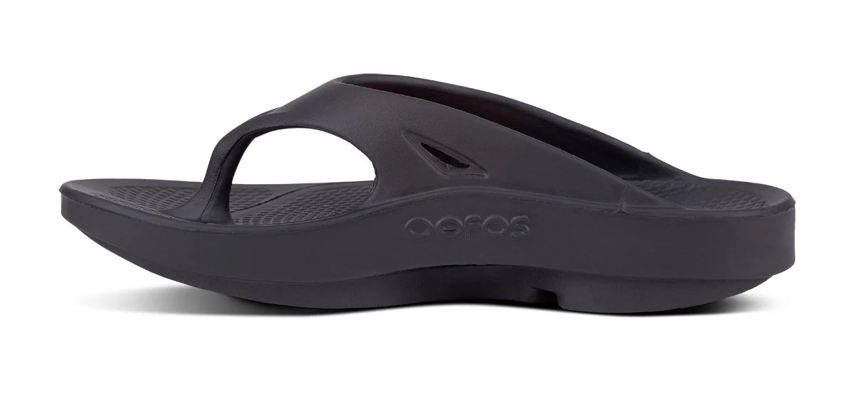 OOFOS OOriginal sandal in black, inner profile showing the 20 mm stack height