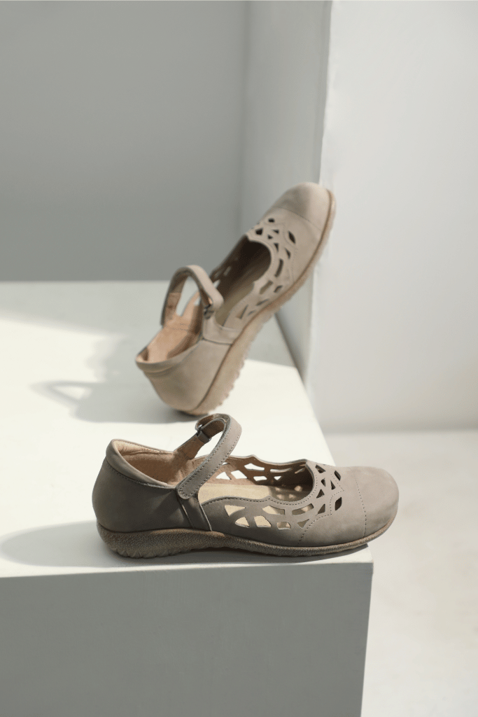 Naot Agathis - Stone Nubuck 101