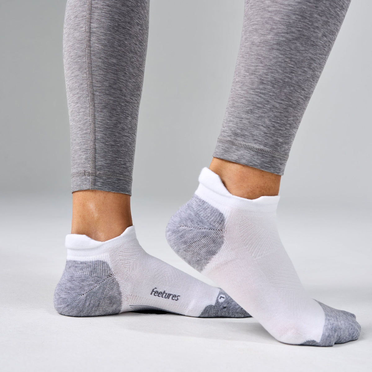 Feetures Solid White 207