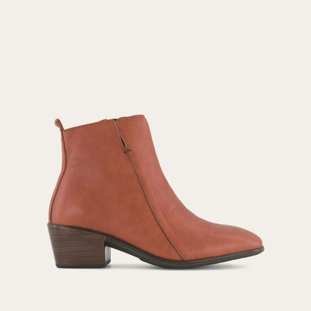 Naot Ethic - Brown Peanut Leather 102