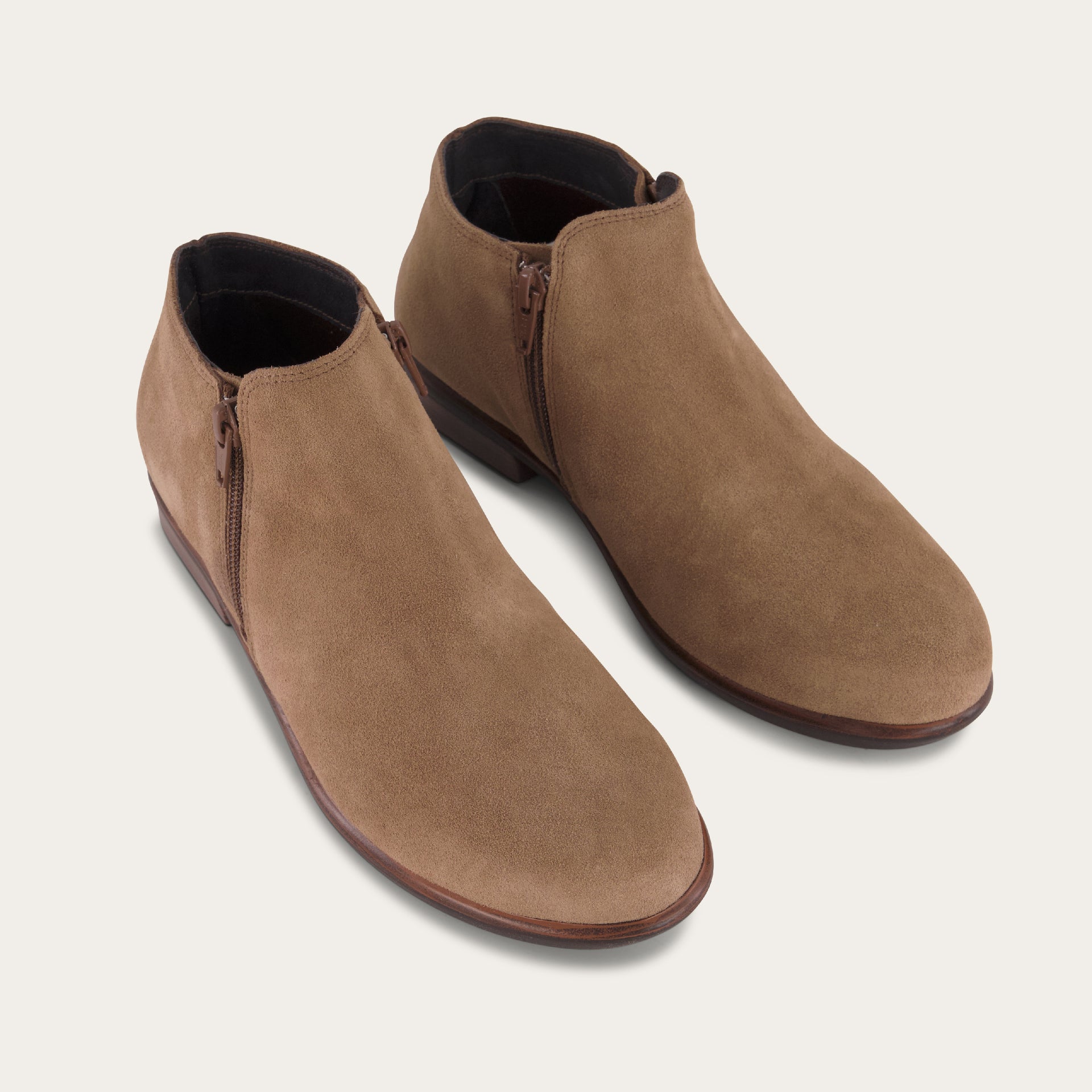 Naot Helm - Acorn Suede 101
