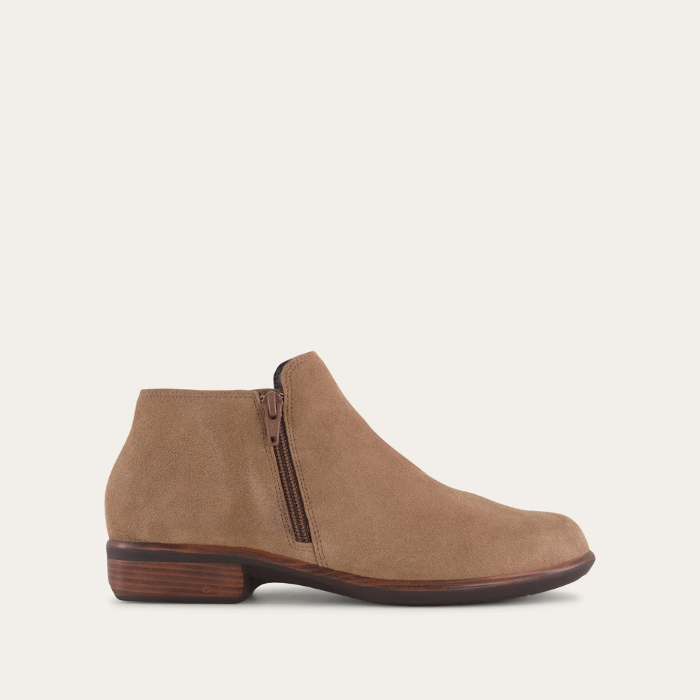 Naot Helm - Acorn Suede 101