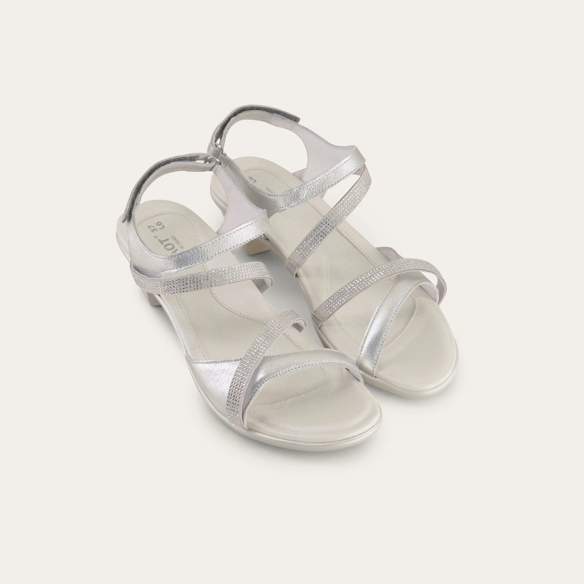 Naot Innovate - Soft Silver Lthr w/ Clear Rhinestones 104