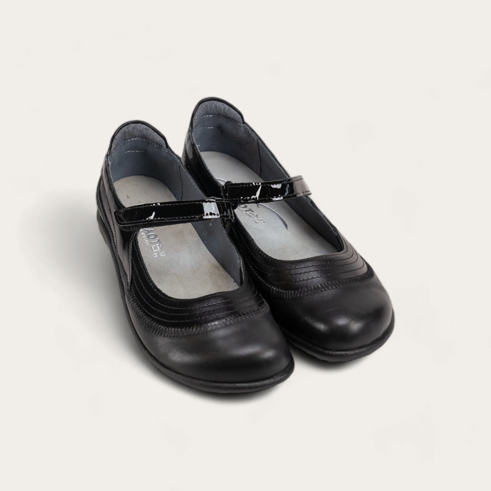 Naot Kirei Wide - Black Leather/Shiny Black Patent 101