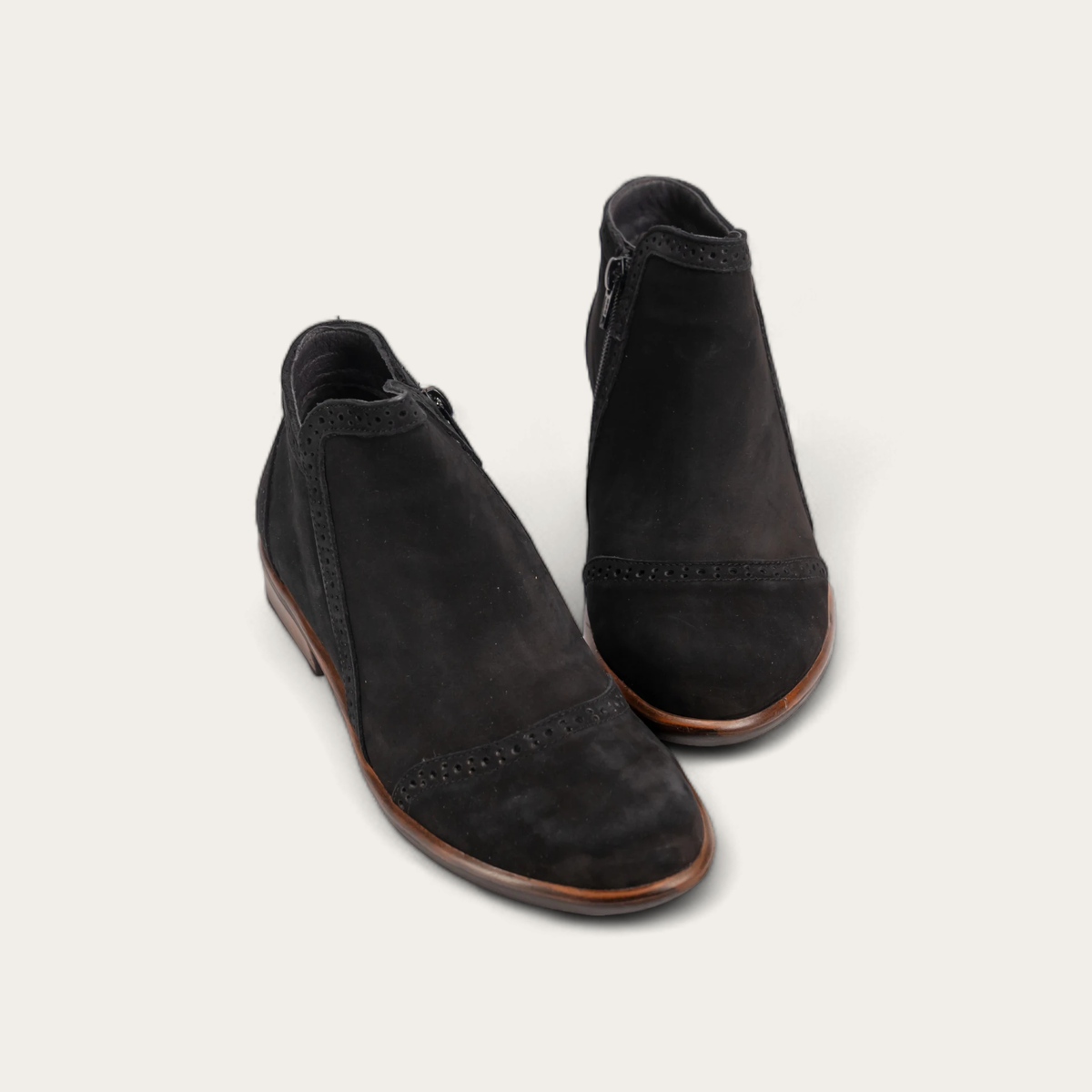 Naot Nefasi - Black Velvet Nubuck 105