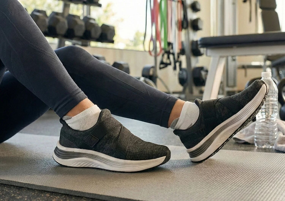 Orthofeet Naya Hands-Free (Women's) - Black 06