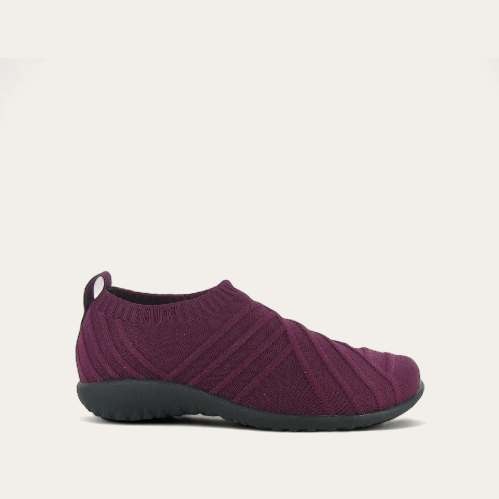 Naot Okahu - Raspberry Knit 107