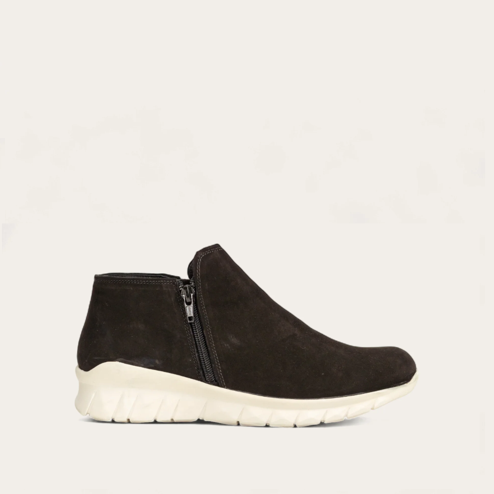 Naot Zodiac - Black Velvet Nubuck 106