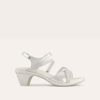 Naot Innovate - Soft Silver Lthr w/ Clear Rhinestones 104