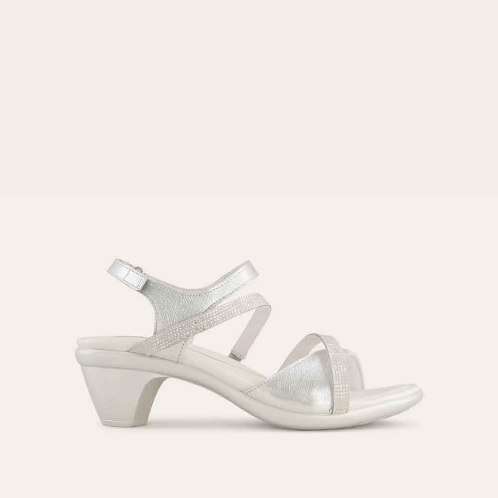 Naot Innovate - Soft Silver Lthr w/ Clear Rhinestones 104